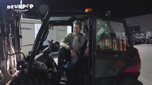 Onze Razende Reporter Martijn neemt je vandaag mee in een interview op hoog niveau!🏗 Of is het meer een diepte interview?🔎.... nouja, kijk anders zelf maar even! 👀 #RP24 #hoofdsponsoren #interview #ophoogniveau | Reurpop