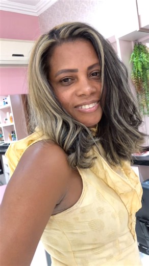 A transformation from dark curly hair to a beautiful glowing blonde #hair #howtodo #highlights #hair