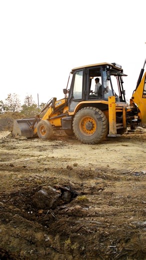 JCB Backhoe - Crush se zyada toh JCB trending hai. 😉