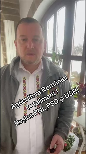 Agricultura românească este sacrificată cu bună știință. Am depus moțiune împotriva ministrului Agriculturii. Răspunsul guvernului Bolojan? Dispreț total. Fermierii sunt striviți. Costurile explodează, prețurile stau pe loc, importurile sufocă piața. România nu mai produce, doar cumpără. Asta nu e guvernare, e sabotaj. Firmele din agricultură se închid, oamenii ajung în șomaj, iar statul pierde bani. Exact opusul a ceea ce ar trebui să facă un guvern care pretinde că salvează economia. Austerita