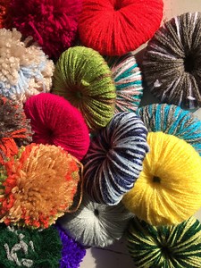 How to make Pom poms with Wool and Cardboard - The Mini Smallholder