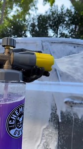 Shoots thick suds with the TORQ Big Mouth Max Release Foam Cannon!Effortlessly cover huge cars, SUVs, trucks, RVs, fences, and walls in just one sweep by using the wide fan spray. Or, turn the nozzle to shoot a concentrated stream of foam into hard-to-reach areas like wheel wells and undercarriages. | Detail Garage