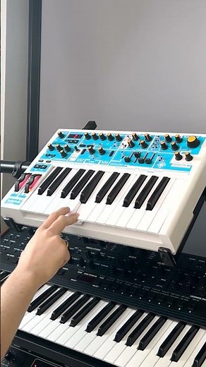 Making A Song Out Of Blue Things In The Studio - Sampling Scarlett 2i2 AE