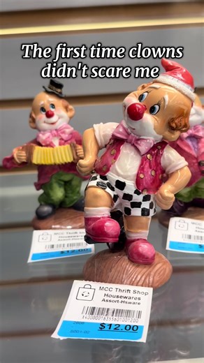 I'm definitely not a clown person, but THESE clowns were ... **cough** ... cute. #thrifttok #thriftlove #thrifting #clowns #sendintheclowns