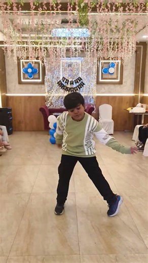 Yeh sirf dance nahi…yaari ki vibe hai ❤️#birthdayparty #funtime #trendingreel #dance #friendshipgoal