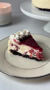 ❄️ Pro tip: You can freeze our cheesecakes and pull them out when the moment’s right. Birthday? Unexpected guests? Tuesday night? You’re ready. Our cheesecakes are shipped directly to you frozen. Get started at juniorscheesecake.com | Junior's Restaurant & Cheesecake