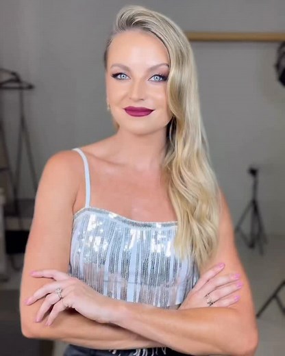 Today we celebrate our beautiful WBB ambassador, Leah 💗 A woman who is not only breathtakingly gorgeous on the outside, but whose heart shines even brighter. Leah is kindness, generosity and pure light wrapped into one — the kind of soul who instantly makes a room feel warmer the moment she walks in. We are so grateful and proud to have her as part of our Willem Botha Beauty family. Here’s to another year of magic, growth and all the beautiful things coming your way, Leah. Happy Birthday, beaut