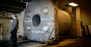 Giant magnet makes U attractive to brain mapping researchers