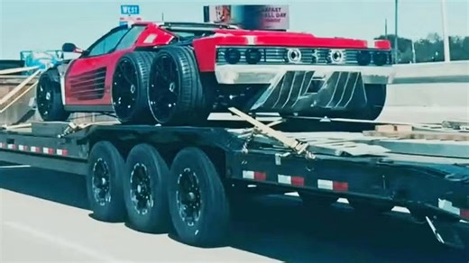 This Texan appears to be building a Ferrari Testarossa 6x6, and it looks like something straight out of your wildest dreams. - Luxurylaunches