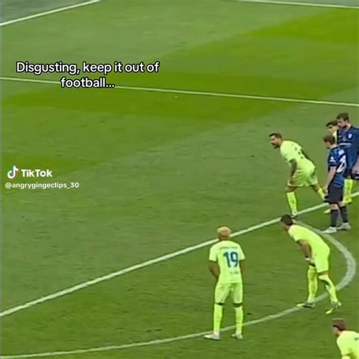 E quando o Iñigo cuspiu no racista do Acerbi, não tem como, o cara era muito homem.