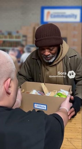 Food bank volunteer. ‪@KidBehindACamera‬