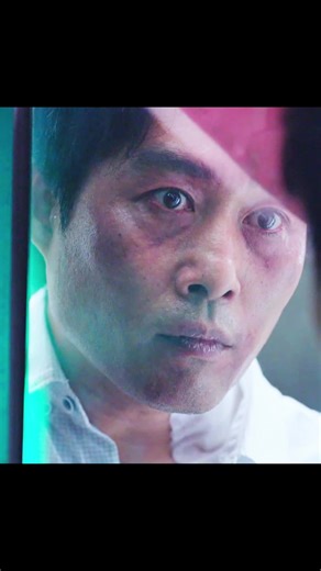 The woman saw through the zombie disguised as a human outside the door with just a glass of water#fyp #mvoie #film #foryou