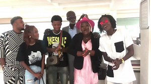 817K views · 93K reactions | On ira au sommet ! 拾  #Lafamille #LaDerniereVoix | Canal+ Côte d'Ivoire | Facebook