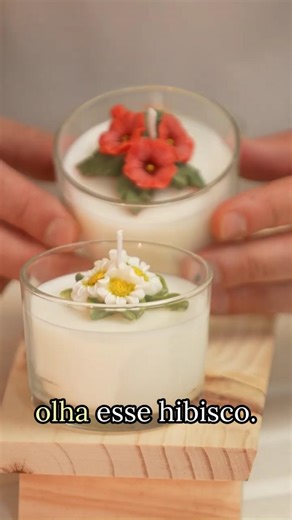 Learn how to make scented candles with flower arrangements that look real! Peter Paiva