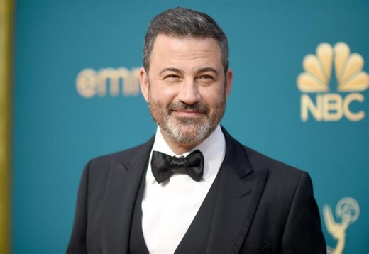 President Trump said Thursday that broadcasters’ licenses “maybe…should be taken away,” two days after Jimmy Kimmel’s show was pre-empted indefinitely following criticism for his comments about the death of conservative activist Charlie Kirk. CBS News legal contributor Jessica Levinson breaks down the lengthy process the FCC would need to take in order to revoke a broadcaster’s license and how the First Amendment factors into the pre-empting of the late night host’s program. https://cbsn.ws/3KcS