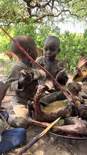 The daily life and diet of the Hazarbi tribe #africa