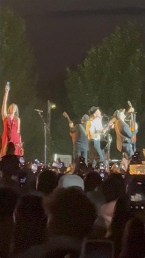 The Lumineers Perform Their Hit "Ho Hey" Live In Ottawa!