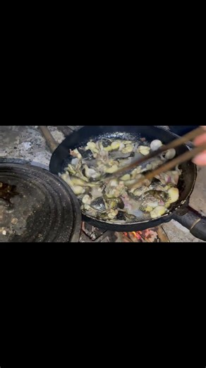 Night Frog Hunting in the Jungle | Caught Many Frogs & Cooked Survival Porridge