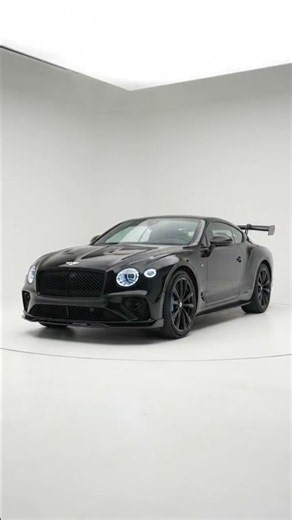 Aston Martin DBX707