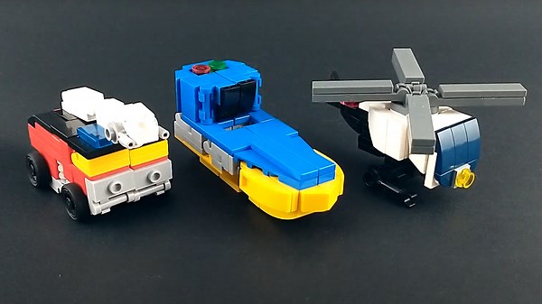 Zoos Team Transformers Constructed with Custom Lego Pieces