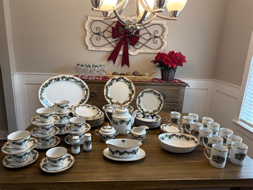 The Holly and the Ivy Christmas by Royal Gallery - Etsy