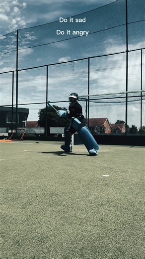 #CapCut great individual session working on basics set, flow and positive movement. Hard work from @Lottie in the sun ☀️🙌👏#obogoalkeepers #FieldHockey #Goalkeepers
