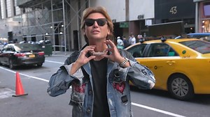 It's time to get hyped because the one and only Foodgod is coming to discovery , and he's bringing his famous friends like Kim Kardashian West Kris Jenner with him! 🍣🍔🍭 All episodes of #Foodgod will stream *only* on #discoveryplus starting Sunday, Nov. 14: https://links.discoveryplus.com/wpRmwXG3Skb! | Food Network