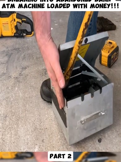 #ATM #breaking #machine #rich #abandoned #treasure #storageunit #money #storage #storagehacks #adventure