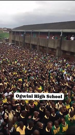 Ogwini Comprehensive High School is the largest school in South Africa in terms of the number of students and teachers. It has over 3000 students and 117 teachers. An average of 55 students per class. #highschool #pupils #umlazi #kzn #kasihustlers | Kasi Hustlers