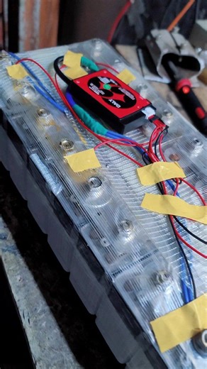 12V/200Ah LiFePO4 Power Beast for Solar Light | Daly 30A 4S BMS Performance Test #LiFePO4Battery #12VBattery #SolarLight #SolarEnergy #DalyBMS #4SBMS #OffGridPower #RenewableEnergy #DIYTech #SolarSetup #PowerStorage #ViralTech #BatteryUpgrade | Solartech Solutions | Facebook