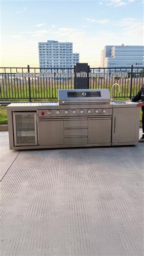 Outdoor mobile kitchen with modular design #mobilekitchen #movableoutdoorkitchen#customoutdoorkichen#outdoorliving#outdoorcooking