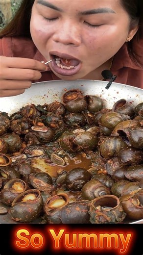 Eating Snails for the First Time ? 🐌 Please tell me delicious or not?