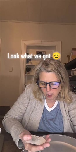 It's been a long time since I seen one of these gorgeous #bomb. party# satisfying# jewelry# Bow