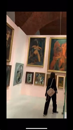 @nftexhibitstudio on Instagram: "NFT EXHIBITION – UK From canvas to code. An exclusive international NFT exhibition presenting high-value digital artworks inside a contemporary gallery space, redefining how art is owned, collected and experienced. Welcome to the new era of galleries. 📩 Showcase your NFT with us. #NFTNewYork #NYCArt #DigitalArtNYC #NFTExhibition #CryptoArt Web3Art BlockchainGallery MetaverseArt FutureOfGalleries NFTCollectors LuxuryNFT"