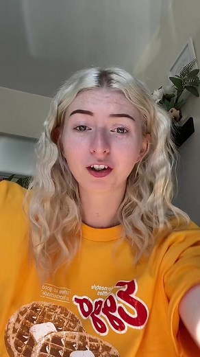 Replying to @gemmzaa.xo my purchases and wuestions about my cosplay #strangerthings #davidharbour #joequinn #comiccon #chrissywakeup