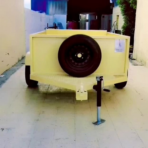 Utility Trailer Features and Safety Labels Explained