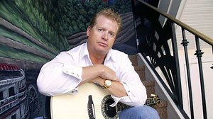 Country Singer-Songwriter Charlie Robison Dies in Texas at Age 59