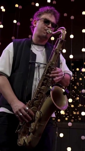 Electrifying fusion jazz ⚡