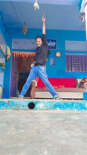 8.2K views · 1.7K reactions | Footwork dance steps on rebel song tribute to @actorprabhas 朗酪....@hrithikroshan #dance #trendingreels #explorepage #instagram #viralreels #trendingnow #instagood #reelkarofeelkaro #dancer #newtrend #shuffledance | Jaihemant Singh | Facebook