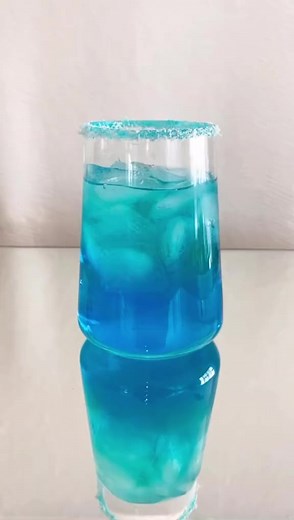 194_Blue Cocktail 💙 #DIY #recipes #cocktail #drinks #partyvibes #drinksmaking #soyummy #goodvibes #werbungwegenmarkennen | Nale's Cocktails