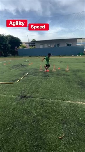 🔹 Circuito físico de agilidad y velocidad Un trabajo dinámico para mejorar la agilidad, la velocidad de reacción y la coordinación en los jugadores. Perfecto para integrar en la parte inicial o de activación de tus sesiones. 💪 Ideal para potenciar la base física del futbolista desde edades tempranas. 👉 Aprovecha ahora el 50% de descuento en Fútbol Base Total y accede a más de 500 ejercicios. 🔗 https://futbolbasetotal.com/hazte-premium/ #FútbolBase #Entrenadores #EntrenamientoFútbol #FútbolFo