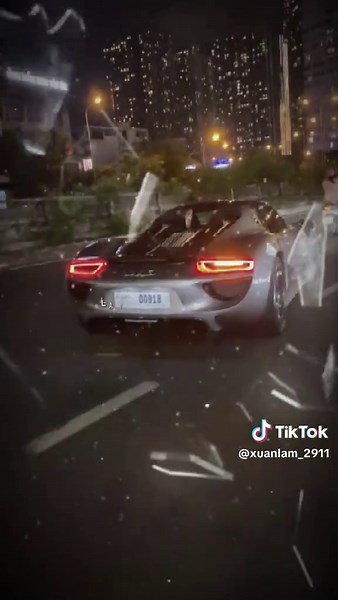 Sài Gòn về đêm cùng 918 Sypder #porsche #porsche918 #porche918spyder #suppercar #xuhuong #viraltiktok #viral #xuhuongtiktok