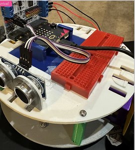 Lily∞Bot With Micro:Bit and Motor:Bit Does Obstacle Avoidance