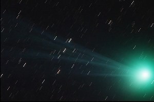 52K views · 2K reactions | Here's something neat- Comet Lovejoy as it moved through a star field on Monday, January 12-13th. This is assembled from 80-minutes of images recorded through color filters. Courtesy of Equipment Editor Sean Walker and contributor Sheldon Faworski using an 8-inch Newtonian reflector and a QSI 583wsg CCD camera. Be sure to watch it in HD! | Sky & Telescope | Facebook