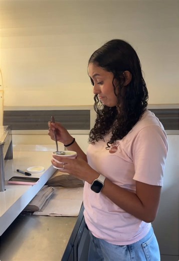 Conversaciones normales en un día de trabajo jajajajsjsa #chisme #trabajo #compañeros #emprendimiento