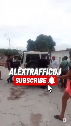 126K views · 4K reactions | #VENEZUELA  REPORTAN CIUDADANOS DENUNCIAN ABUSO DE AUTORIDAD POR PARTE DE FUNCIONARIOS DEL #CICPC QUIÉNES AGREDIERON FÍSICAMENTE A UNA SEÑORA MAYOR, ESTO OCURRIÓ EN BARQUISIMETO ( EDO LARA )  ▪️VER COMPLETO  헬헢헨헧헨헕험 ⬇️ https://www.youtube.com/c/ALEXTRAFFICDJ | A L Ë X T R A F F I C D J - Sucesos | Facebook