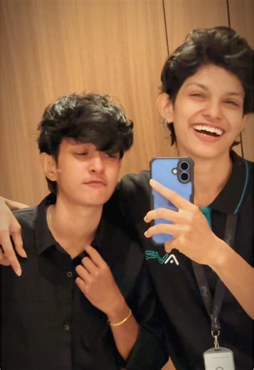 @Senush_Sehasna 🪽 හිනාව පෙන්නා 😩