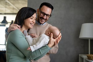 5 urlopów po urodzeniu dziecka - ile trwają i ile są płatne?