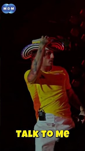 Damiano David “Talk To Me” Live in Bogotá🇨🇴 — Fan Gives Him a Sombrero!