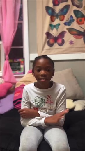 Meet one of our incredible HERstory Makers! Heavenly and her sister Rainbow were inspired to launch their own jewelry business with the encouragement and guidance of their mom. Through our Girls Inc. programs, Heavenly shares how hands-on activities empowered both sisters to step confidently into entrepreneurship. Our HERstory Marketplace, presented in partnership with @rise_chattanooga and @boom_risecha, celebrates local women- and girl-owned businesses, giving our participants a vibrant platfo